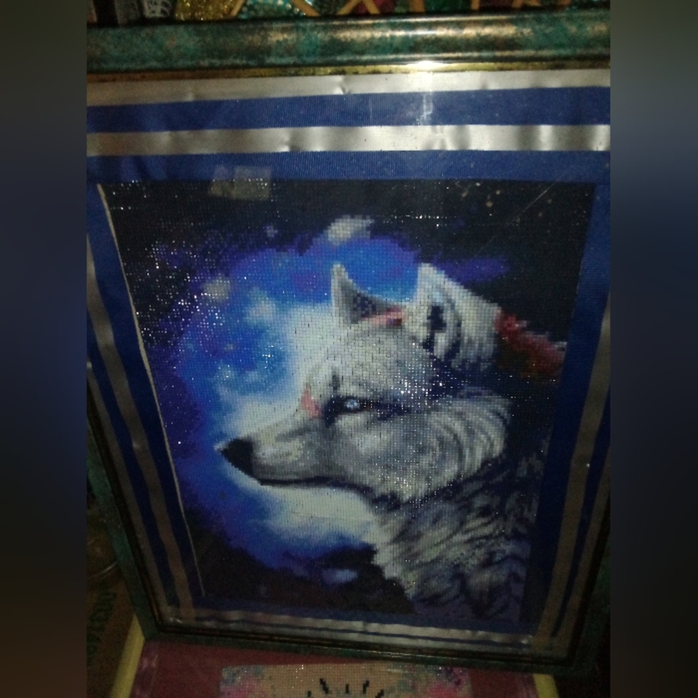 Paint with diamonds wolf picture in frame
